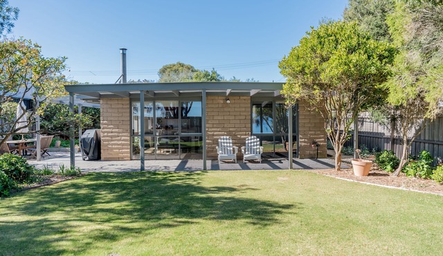 Sunset at the Heads - 3 BR, 2 bathroom house in stunning Barwon Heads