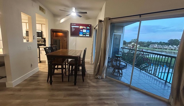 Sunset at the LakenEntire condo in Montgomery, Texas