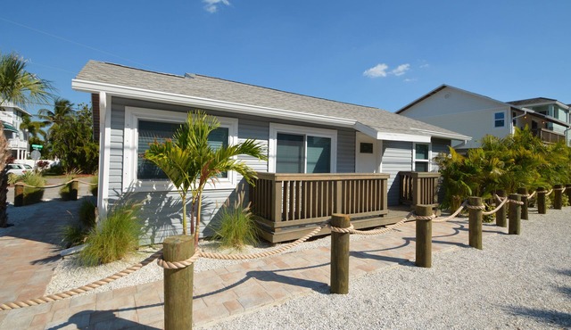 Sunset Beach Cozy boutique cottage with all the must have beach amenities