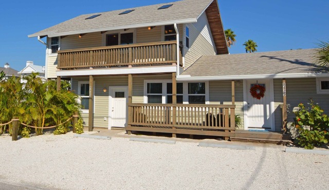 Sunset Beach Cozy boutique cottage with all the must have beach amenities