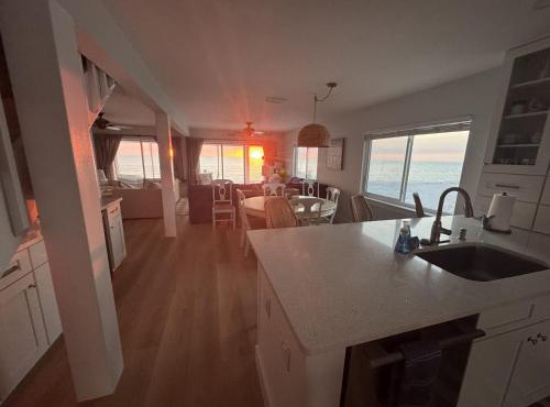 Sunset Beach Cottage North