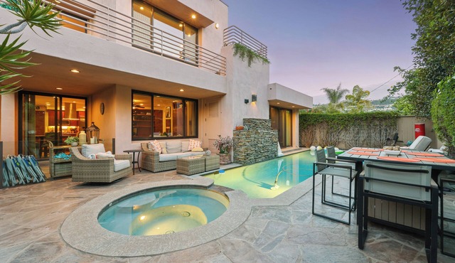 Sunset Beach House in Heart of La Jolla Shores