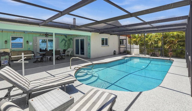 Sunset Beach Retreat – Pool, Private Fenced Yard, Near Beach, Small Pet Friendly