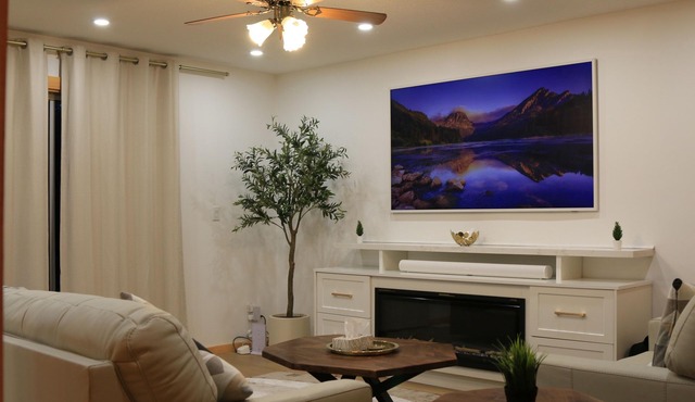 Sunset Bliss Cottage with Lake