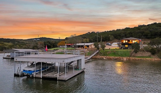 Sunset Bluff @ PK | Dock and Hot Tub! Sleeps 12