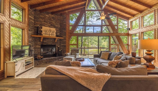 Sunset Bridge Chalet by Innsbrook Vacations!