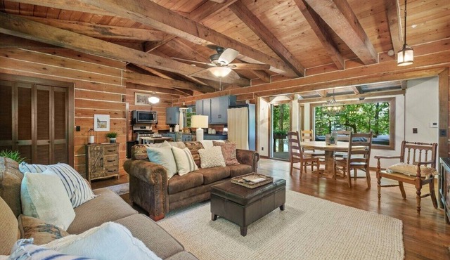 Sunset Cabin - Secluded retreat on Beaver Lake