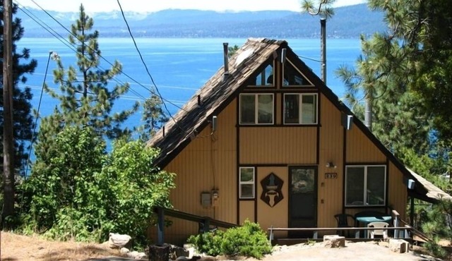 'Sunset Chalet' Spectacular - Panoramic - Lake Tahoe Views!