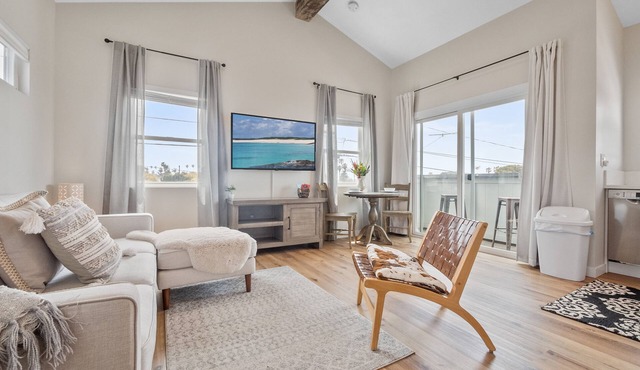 Sunset Cliffs Dream House - Patio, W/D, Steps to the Ocean!