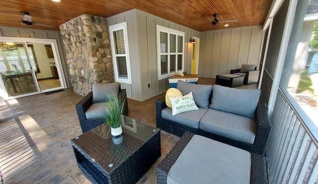 Sunset Cottage at Lazy Days on the Manitowish Chain