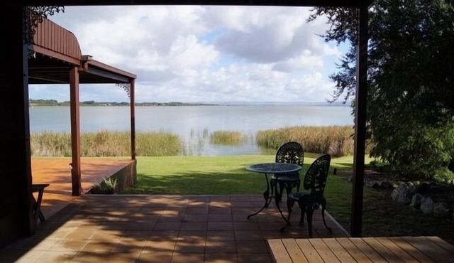 Sunset Cottage. Absolute Waterfront with Beautiful Sunset Views