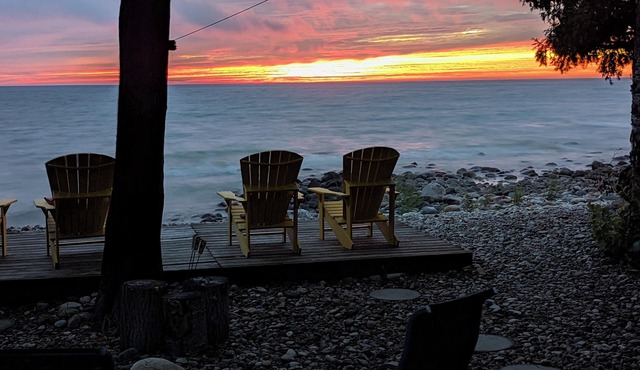 Sunset Cottage -Discover your lakeside paradise on Lake Huron