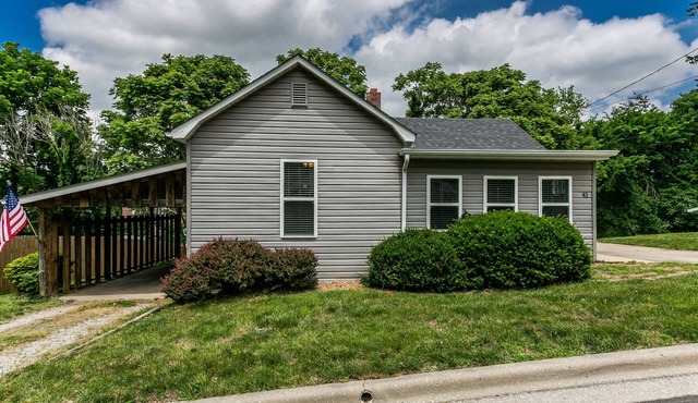 Sunset Cottage - Entire home downtown Glen Carbon