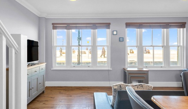 Sunset Cottage Luxury Home On The Seafront - Pass the Keys