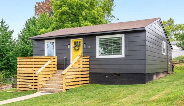 Sunset Cottage - Mtn/Sunset views, GREAT location!