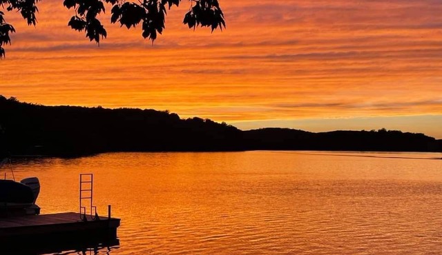 Sunset Cottage on Badin Lake, NC!