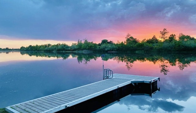 Sunset Cottage on Feather River. Shoreline, Sunsets, and Nature await you!