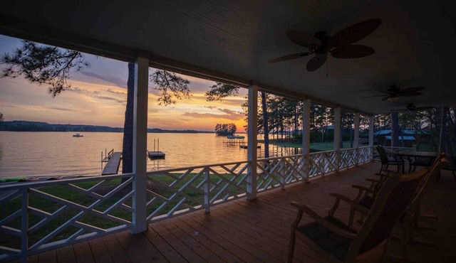 Sunset Cottage on Lake Wateree with Dock AND Ramp in a COVE