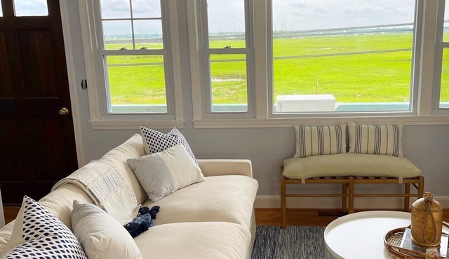 Sunset Cottage on Plum Island