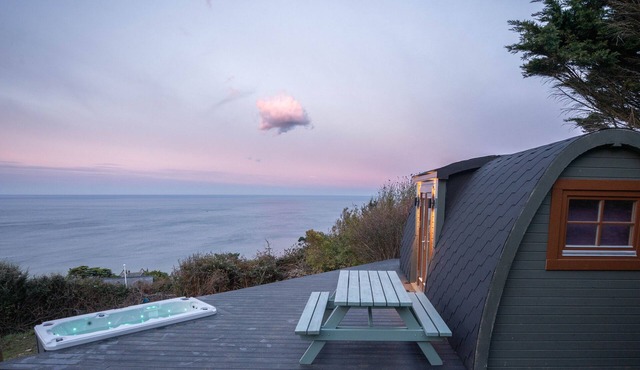 Sunset Couples Retreat with Hot tub