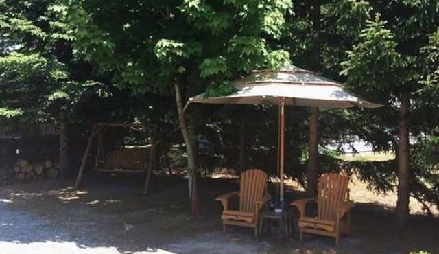 Sunset Couples Retreat! 4 Min to Beach, Cabin 3