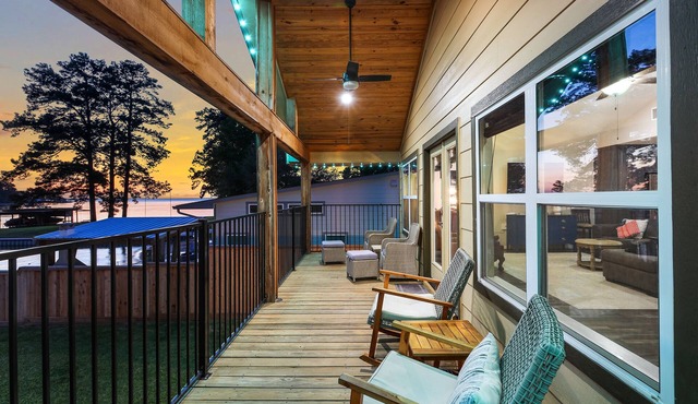 SUNSET COVE #2 - LAKEFRONT RETREAT WITH SPECTACULAR SUNSET VIEWS!!!