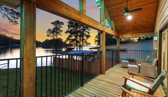 SUNSET COVE #2 - LAKEFRONT RETREAT WITH SPECTACULAR SUNSET VIEWS!