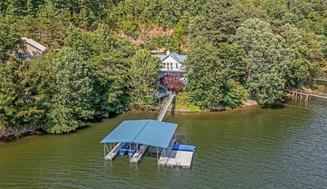 Sunset Cove: 4 BR, 3 BA House in Bremen, Sleeps 12