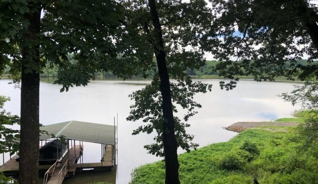 Sunset Cove - Beautiful waterfront - Relax & Unwind on the KY Lake - TN River