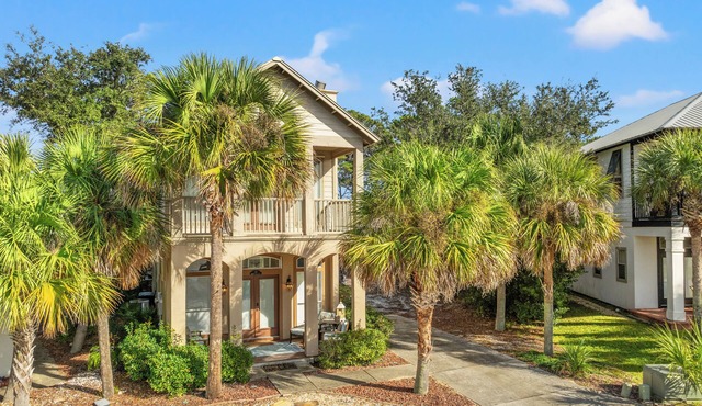 Sunset Cove: Charming 3BR/3BA Beach House Sleeps 8 with Sunsets & Serenity