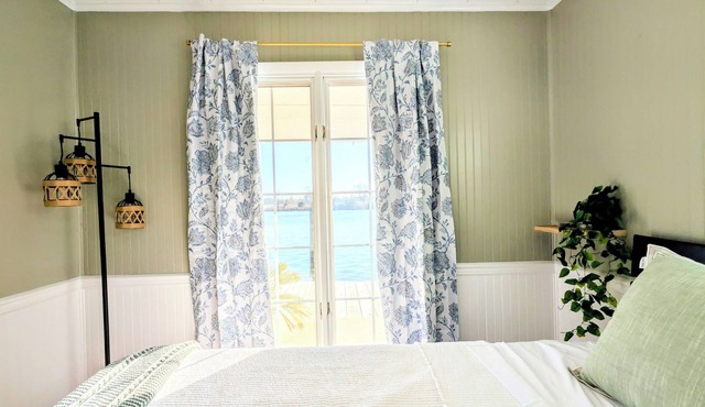 Sunset Cove Cottage at the Inn on Turville Creek