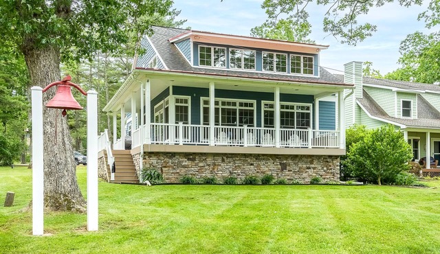 Sunset Cove | Dog Friendly, Lakefront, Dock!