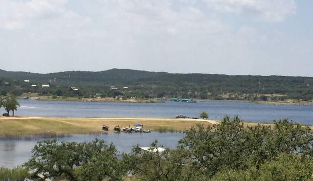 Sunset Cove Lakehouse 4-bed plus loft Waterfront Closest to the Park - Boat Ramp