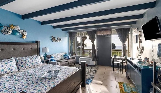 Sunset Del Mar-studio with view of Tampa Bay