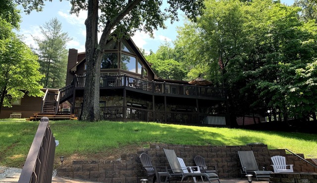 Sunset Dreams Norris Lake Front house/Deerfield Resort-sleeps 14/hot tub/slip