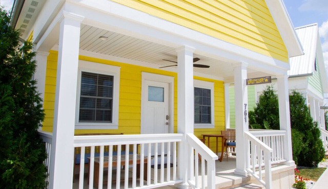 Sunset Escape - 1 Bed/2 Loft Lakeside Cottage!