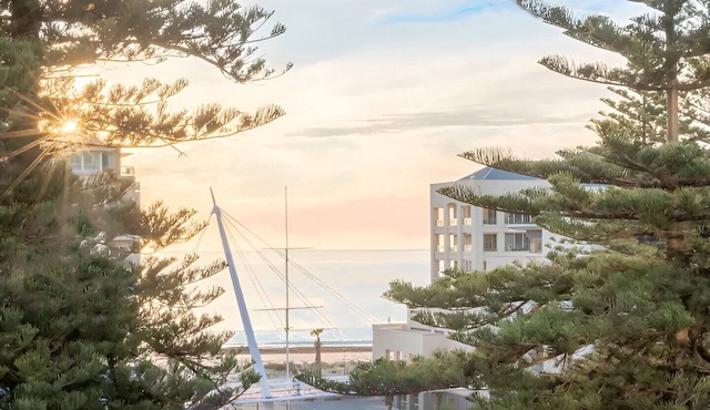 SUNSET GETAWAY GLENELG