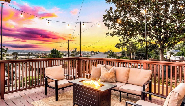 Sunset Harbor Views from Deck! Near Downtown!