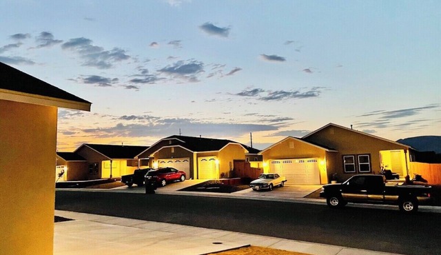Sunset Haven-20 Min to USA Pkwy|Pets OK,9 Beds