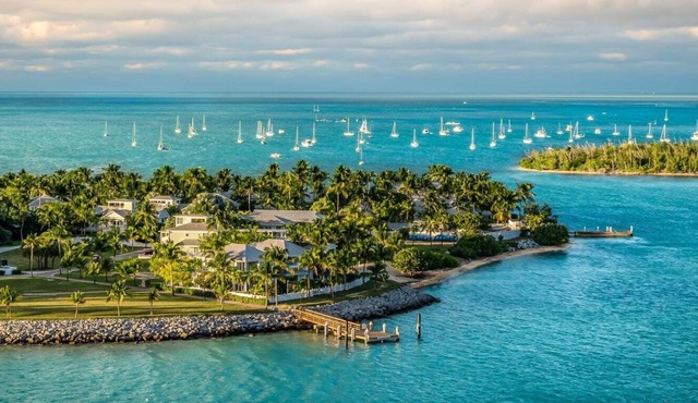 Sunset Haven: Beach Isle House FL Keys MIA Marina