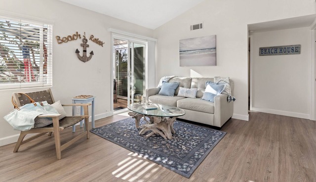 Sunset Haven Cottage-nBeautiful Bright and Clean Condo steps from Strands Beach