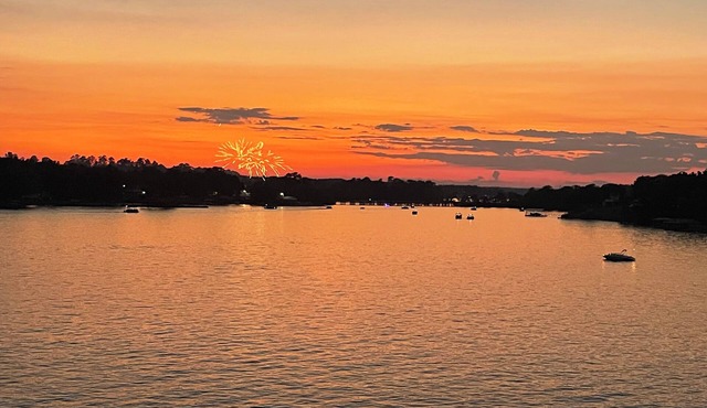 Sunset Haven-Lakefront-Private Dock-Fire Pit -Pets