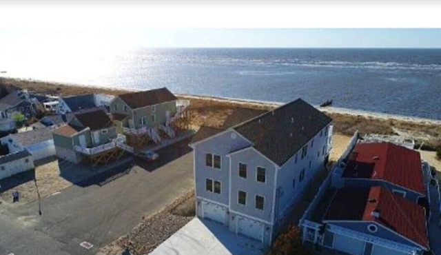 Sunset Heaven - Bayfront Condo Second Floor !