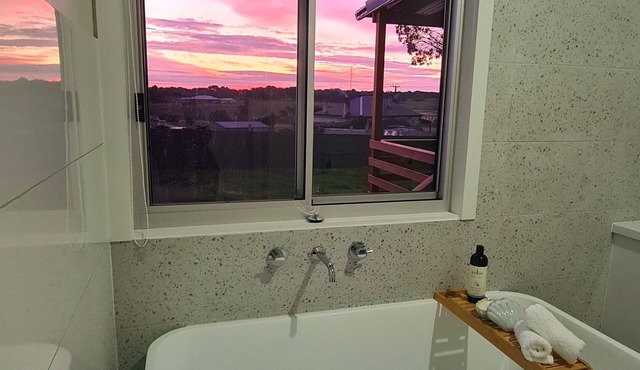 Sunset Hideaway - In Kingscote