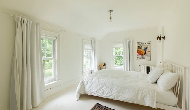 Sunset Hill: 1860's Farmhouse w/Heated Pool +Views