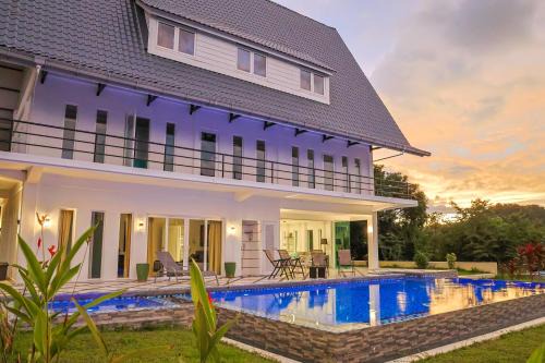 Sunset Hill Villas - Aquamarine Pool Villa