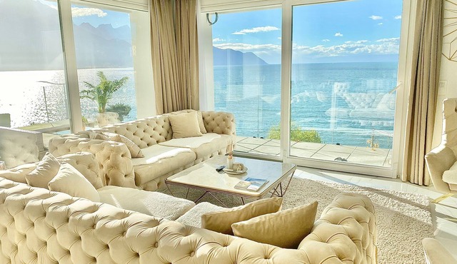 Sunset Home, Luxury Lake Front Apartment