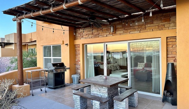 "Sunset Home" w/Golf Cart & Beach Club Access