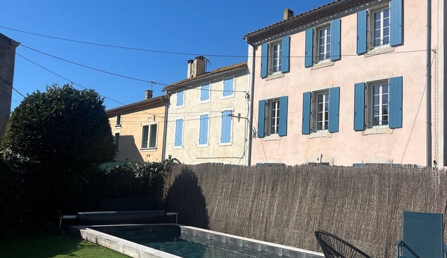 Sunset House 2, maison 4 chambres, au coeur du village, piscine, proche mer