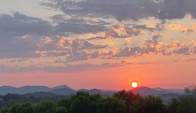 Sunset House - Secluded house with panoramic sunset views.